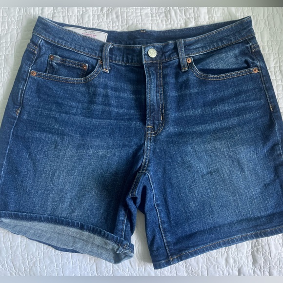 GAP mid rise shorts - Picture 1 of 3